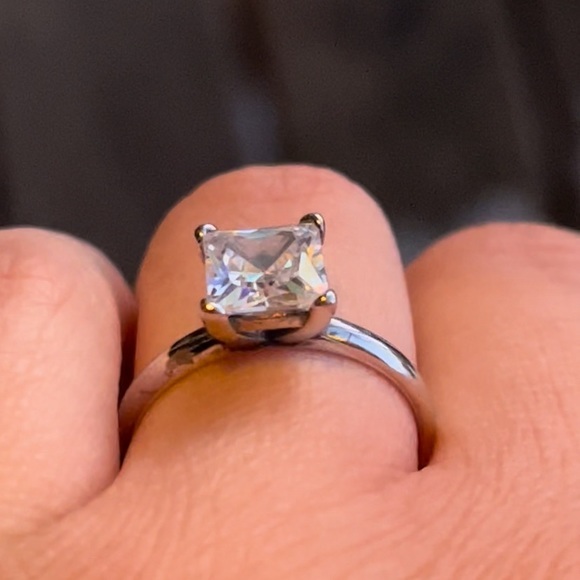 STERLING SILVER 2 CARAT PRINCESS CUT ENGAGEMENT RING - Picture 9 of 15